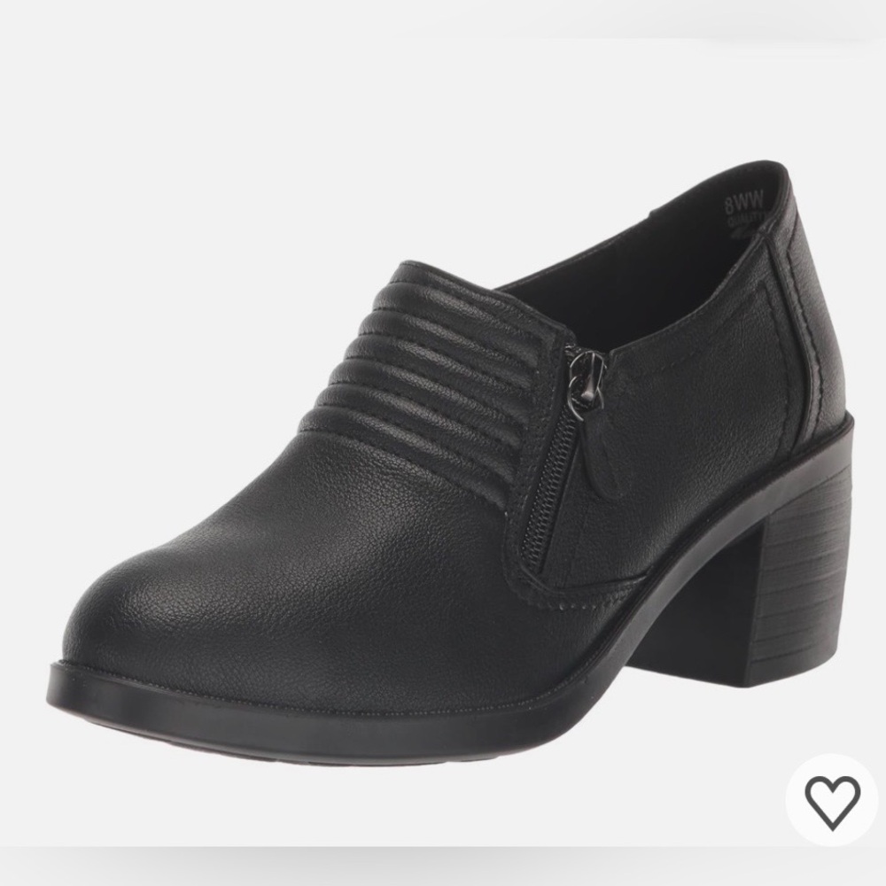 Easy Street Black Women's Flats